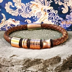 Leather charm unisex bracelet looks like new.